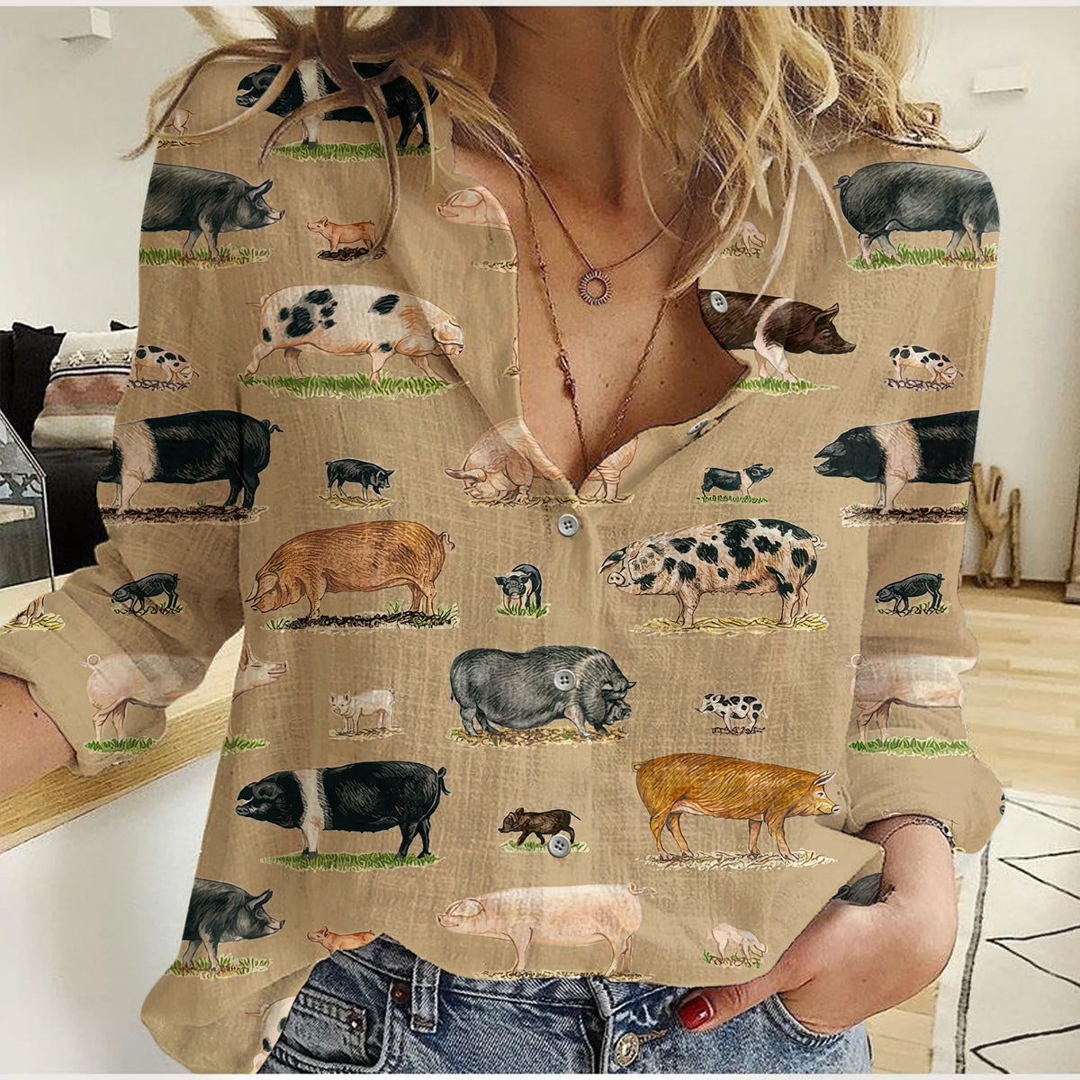 Pig Breed Chart Women's Casual Shirt — Vintage Farm Pig All-Over Print Tan Button-Up